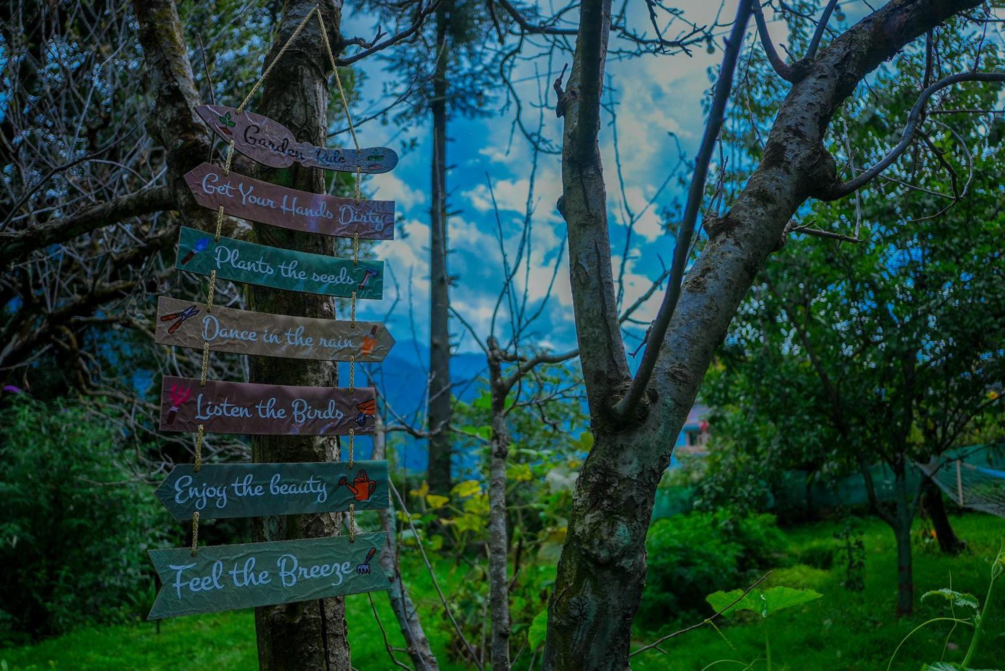 The Manu Emerald # Farmhouse # Top Selling Cottage In Manali # Peaceful Heritage Cozy Stay # Lawn With Bonfire # Most Awarded 外观 照片