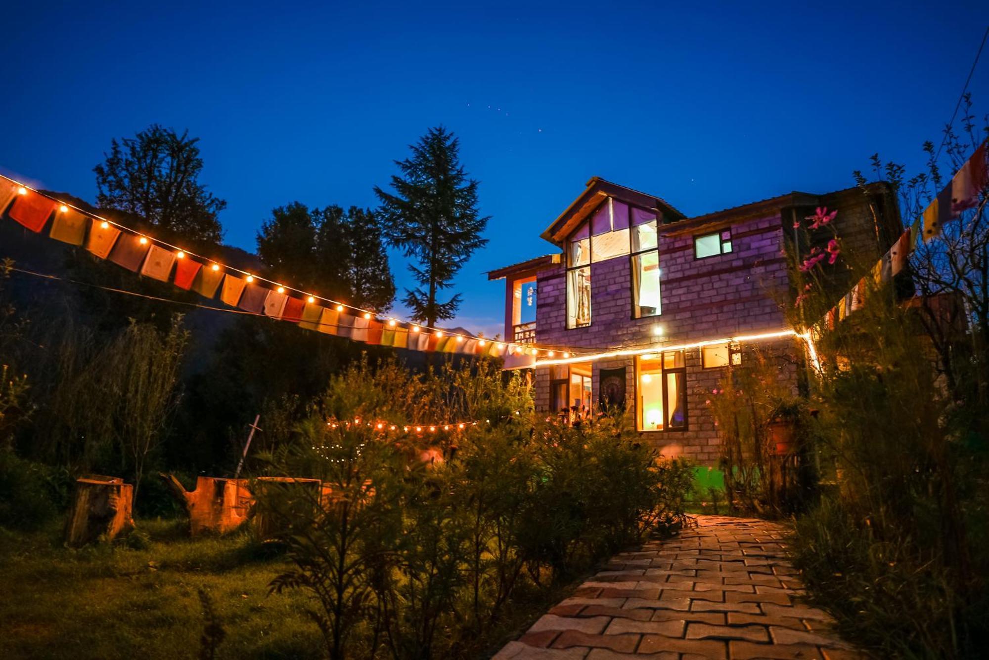 The Manu Emerald # Farmhouse # Top Selling Cottage In Manali # Peaceful Heritage Cozy Stay # Lawn With Bonfire # Most Awarded 外观 照片