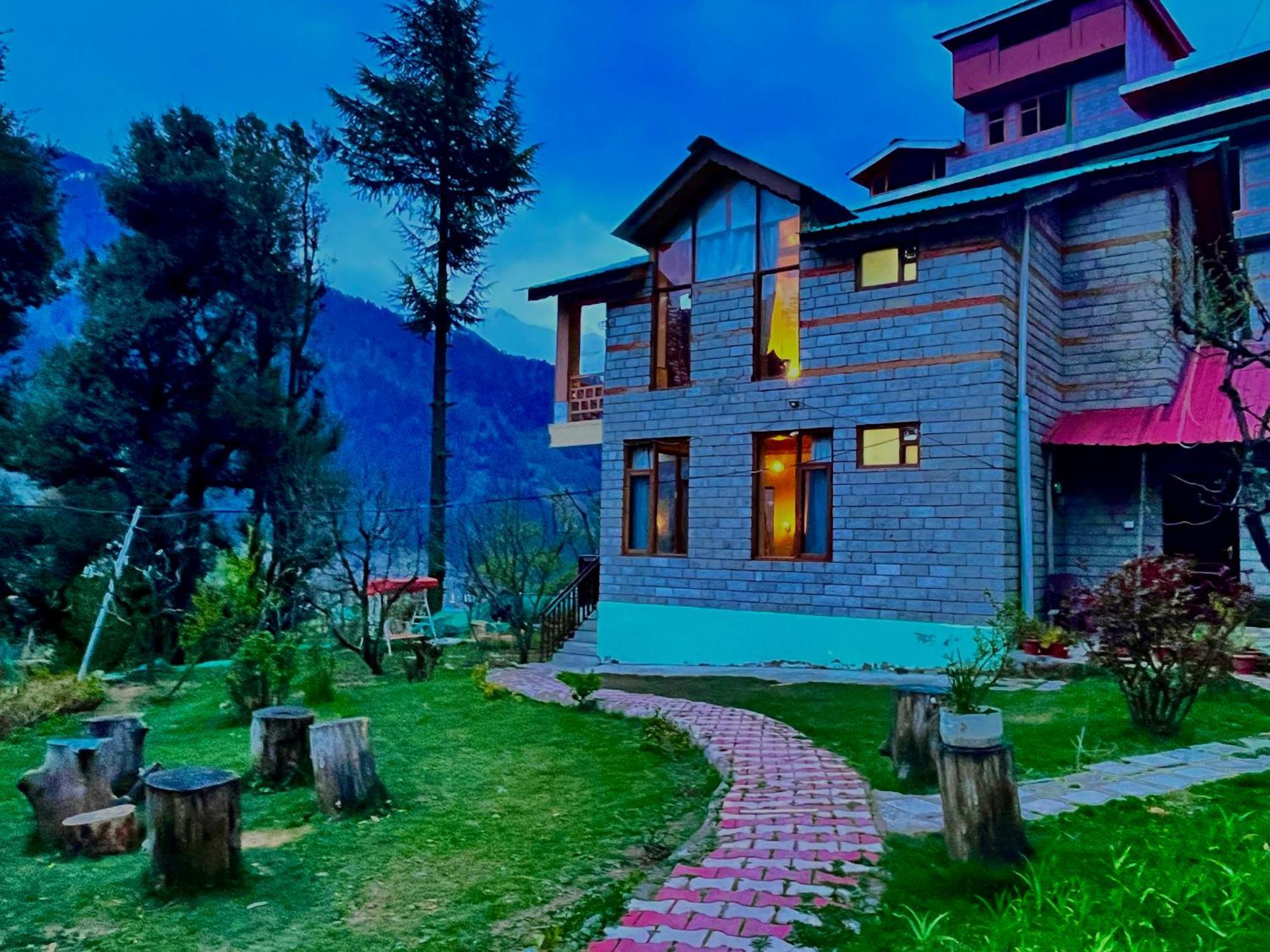 The Manu Emerald # Farmhouse # Top Selling Cottage In Manali # Peaceful Heritage Cozy Stay # Lawn With Bonfire # Most Awarded 外观 照片